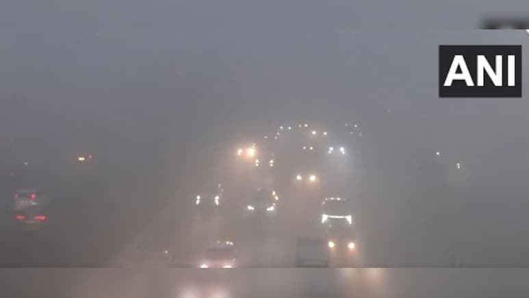 Delhi-NCR Wakes Up To Thick Blanket Of Fog, Air Quality Remains Poor