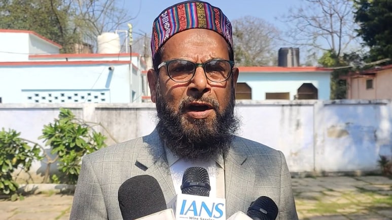 इटावा: सैकड़ों साल पुरानी 'बीहड़ वाले सैयद बाबा' मजार पर चलेगा बुलडोजर? जानें अदालत में क्या हुआ