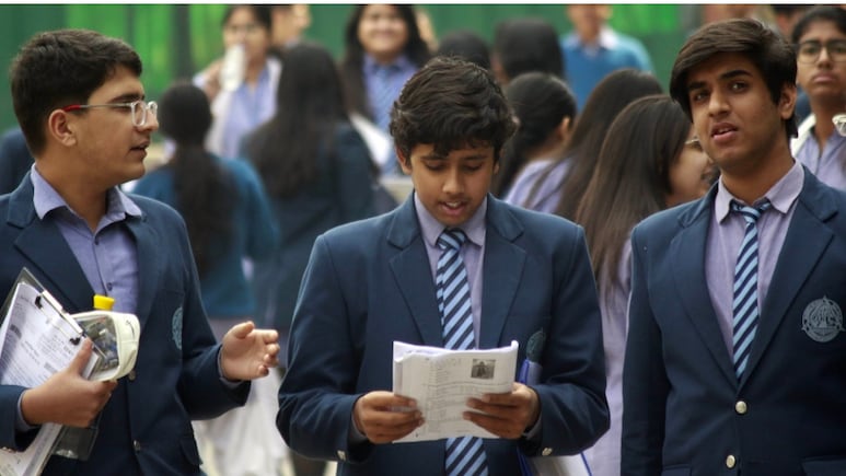 CBSE Exam 2026: 17 फरवरी से शुरू हो रही हैं सीबीएसई की 10वीं और 12वीं की परीक्षाएं, अगर इन नए नियमों को नजरअंदाज किया तो सीधे जीरो नंबर मिलेंगे