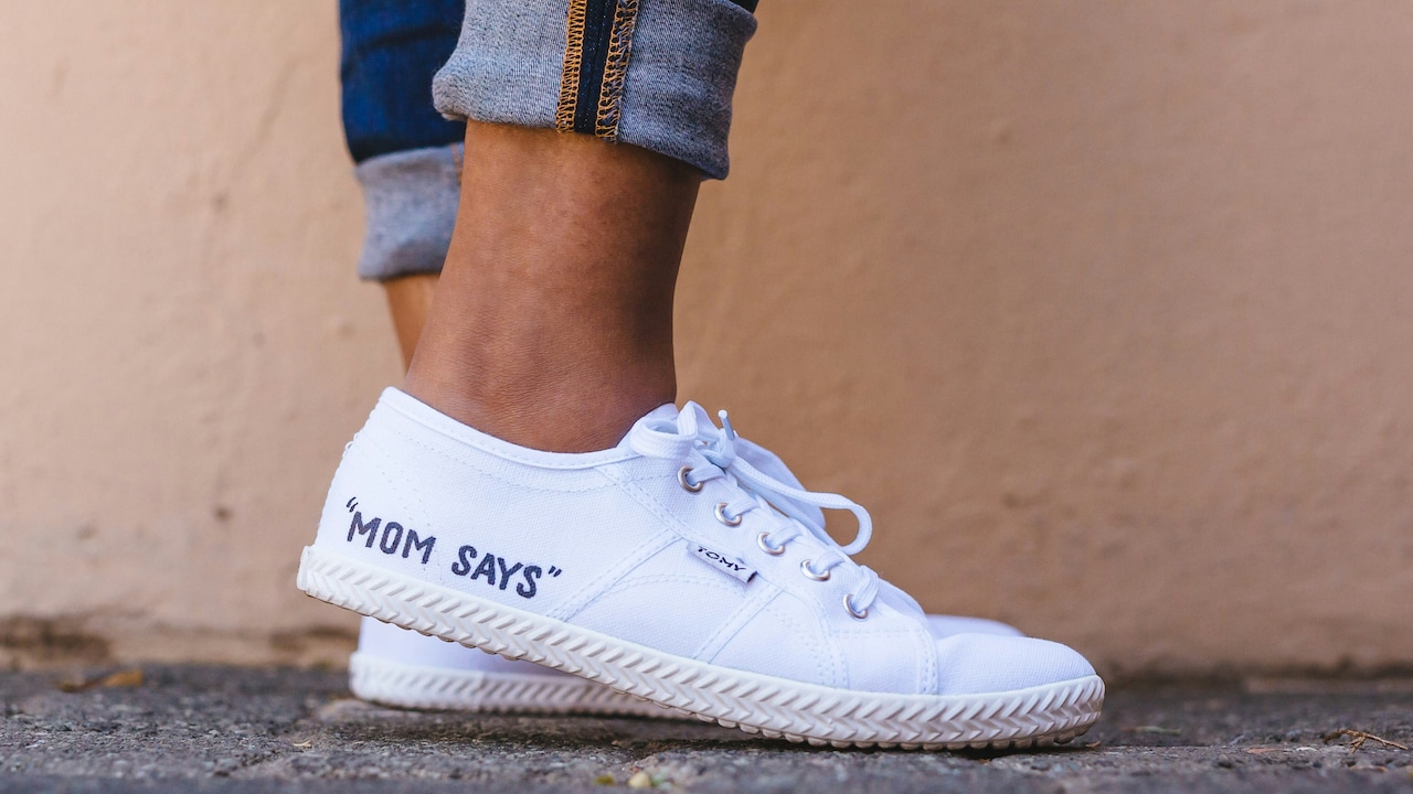 How To Clean White Sneakers Daily Without Cracking: Best Shoe Cleaning Tips And Methods