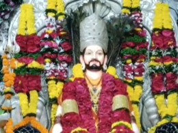 Ahilyanagar: मढीच्या यात्रेत पुन्हा वादाची ठिणगी; मुस्लिम व्यापाऱ्यांच्या प्रवेशावर ग्रामपंचायतीचा मोठा निर्णय