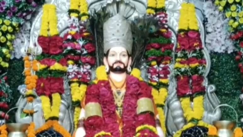 Ahilyanagar: मढीच्या यात्रेत पुन्हा वादाची ठिणगी; मुस्लिम व्यापाऱ्यांच्या प्रवेशावर ग्रामपंचायतीचा मोठा निर्णय