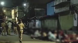 Pune News: बुधवार पेठेत मध्यरात्री पोलीस धडकले, 11 महिलांच्या बॅगेत असं काही आढळलं, 22 जण ताब्यात
