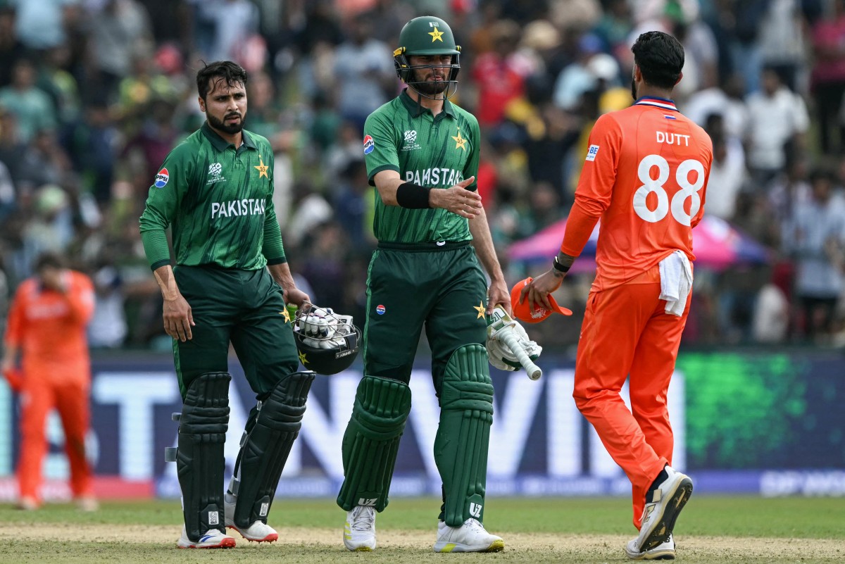 "Chanafali Bech Rahe The?" Ex Pak Stars Tear Into Team Over Netherlands Show