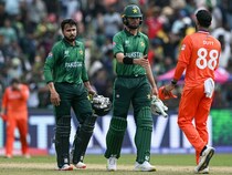 "<i>Chanafali Bech Rahe The Kya</i>?" Ex Pak Stars Tear Into Team Over Netherlands Show