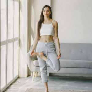 5 Non-See-Through Yoga Pants That Stay Opaque And Squat-Proof