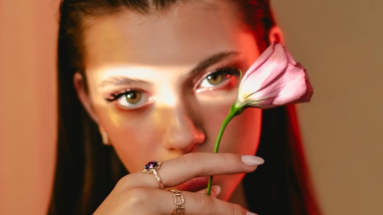 इस देसी चीज से चेहरे पर आएगा पार्लर जैसा निखार, हर कोई निहारता रह जाएगा