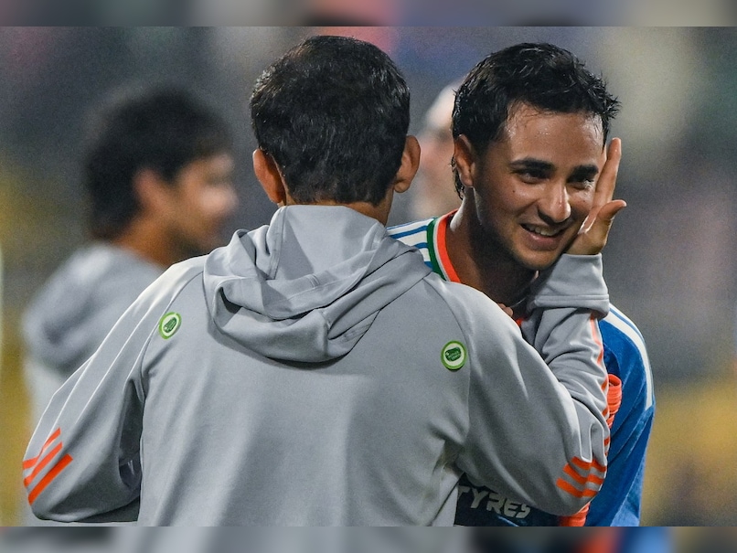 Abhishek Sharma, Family Reach Sri Lanka Ahead Of India vs Pakistan Clash; Star Says This On Video About Health