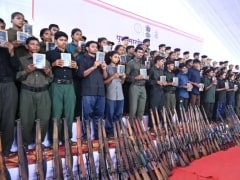 नरेंद्र मोदी की सरकार में सिकुड़ गया नक्सलवाद, आत्मसमर्पण करने वाले नक्सलियों को मिल रही हैं ये सुविधाएं