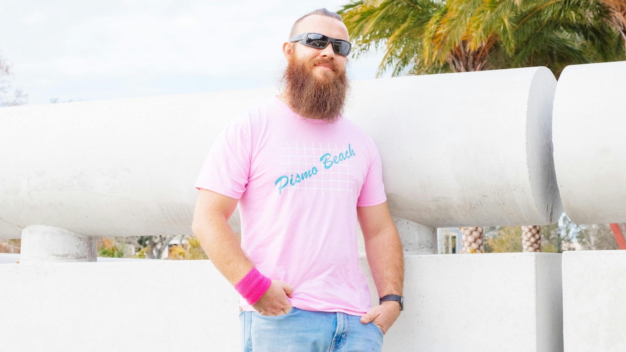 10 Simple Ways to Make a Plain T-Shirt Look Stylish Every Day 10 Simple Ways to Make a Plain T-Shirt Look Stylish Every Day