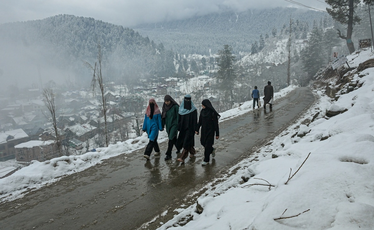 Snowfall in Kashmir