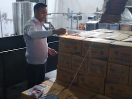 होली से पहले मिलावटखोरों पर एक्शन, नोएडा में कई जगह पड़े छापे; तेल के हजारों पैकेट सीज