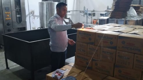 होली से पहले मिलावटखोरों पर एक्शन, नोएडा में कई जगह पड़े छापे; तेल के हजारों पैकेट सीज