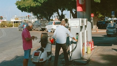 E20 Backfires For Older Vehicles? Survey Finds Mileage Down, Wear And Tear Up