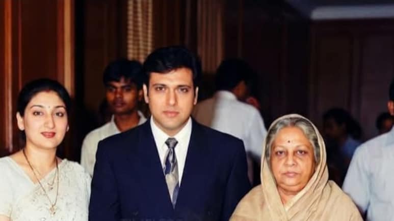 गोविंदा की हो रही पत्नी से सुलह? सुनीता आहूजा ने सासू मां के साथ शेयर की पुरानी फोटो, बोलीं- जय माता दी