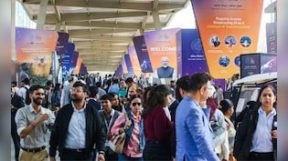 AI Summit में देसी-विदेशी पत्रकारों का जमावड़ा, जुट रहीं लोगों की भारी भीड़, देखें तस्वीरें