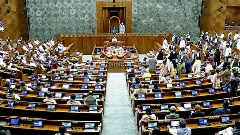 संसद बजट सत्र का 8वां दिन: आज भी हंगामे के आसार, कल पीएम मोदी के भाषण के दौरान विपक्ष ने लगाए नारे