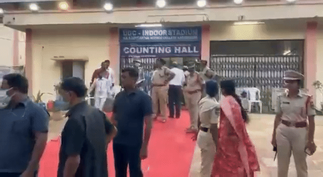 Telangana Municipal Election Results 2026 LIVE: तेलंगाना निकाय चुनाव में कांग्रेस की बंपर जीत, बीजेपी ने भी चौंकाया, जानें ओवैसी के खाते में क्&zwj;या आया