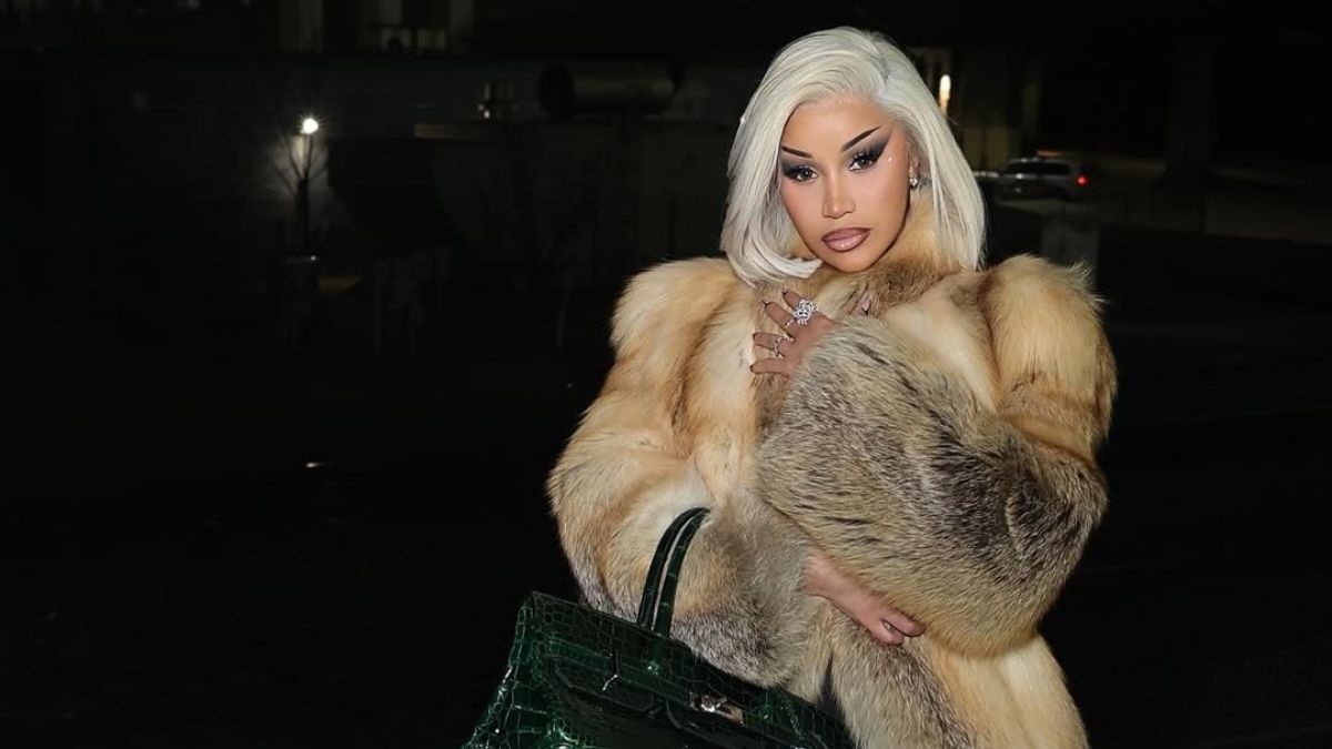 Why Does Cardi B Eat Ice Instead Of Drinking Water?