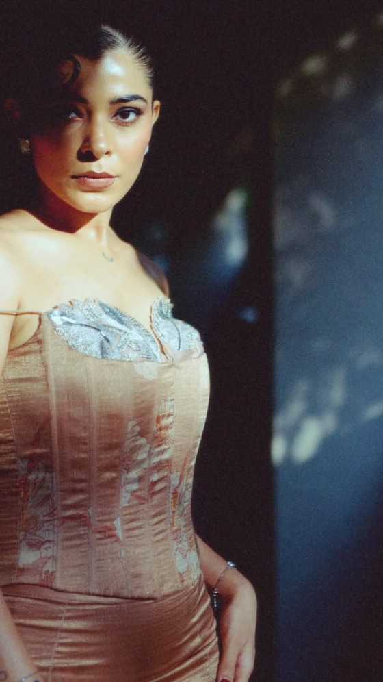 Sakshi Keswani Oozes Oomph in Off-Shoulder Gown