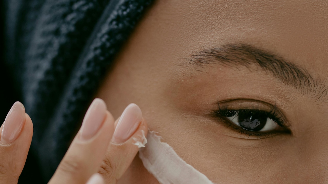  5 Best Eye Creams That Target Puffiness, Dark Circles, and Fine Lines Without Overdoing It Under ₹1500