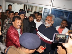 पूर्णिया के सांसद पप्पू यादव को गिरफ्तार करने उनके आवास पहुंची पटना पुलिस, समर्थकों संग हुई नोकझोंक