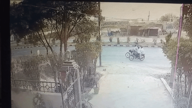 टक्कर के बाद 7 KM तक घसीटता गया बाइक, ग्रेटर नोएडा में फिर दिखा THAR का तांडव; CCTV में घटना कैद