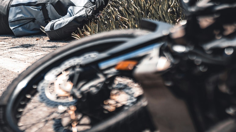 Horrific Accident On Marine Drive In Mumbai, Three People Killed