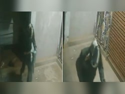 Thief Tries To Cover CCTV, Gets Caught On Camera In Uttar Pradesh, Video Viral