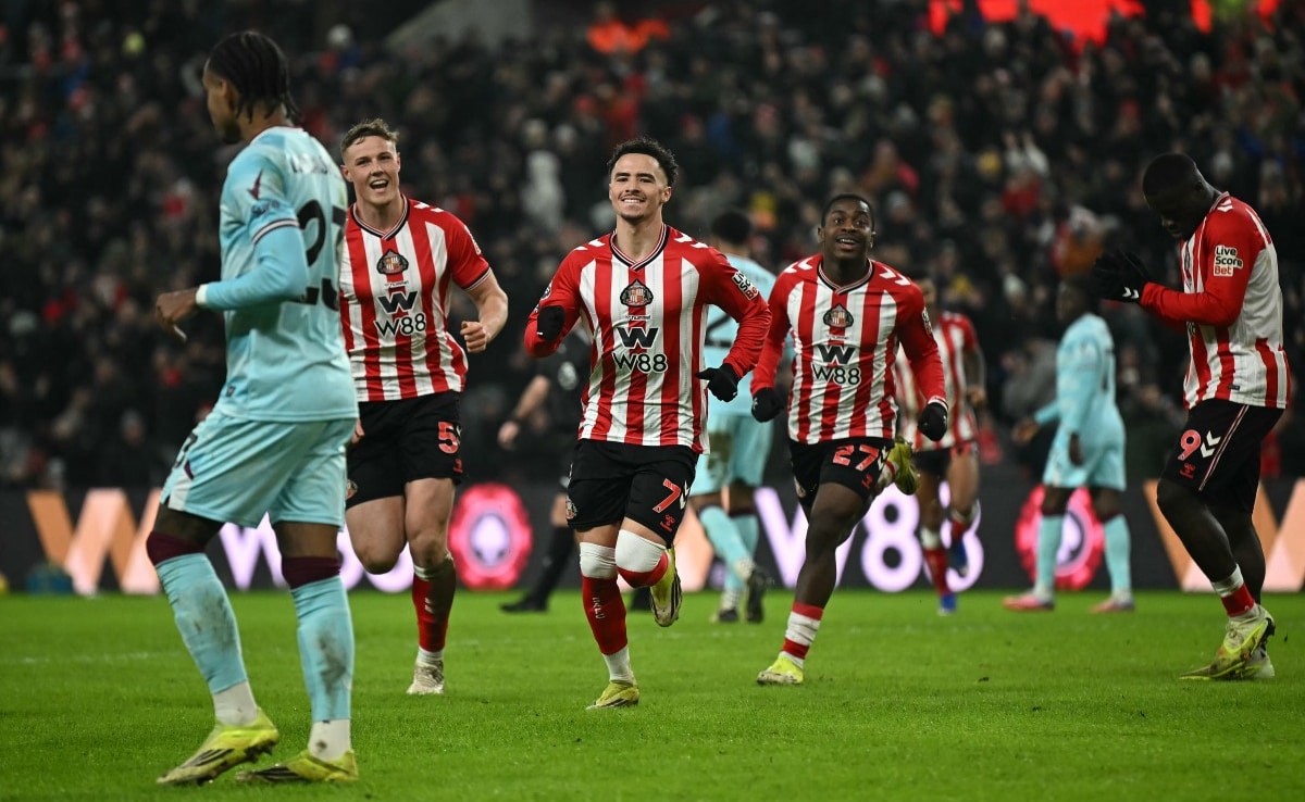 Sunderland Rout Childish Burnley To Move To Eight In Premier League