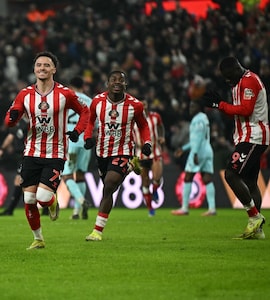 Sunderland Rout Childish Burnley To Move To Eight In Premier League