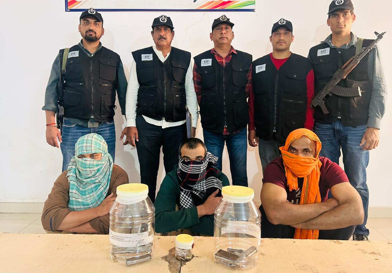 हत्या, आर्म्स एक्ट जैसे 9 केस... इस गैंगस्टर के इशारे पर गुरुग्राम में की फायरिंग, STF ने 3 को धर दबोचा