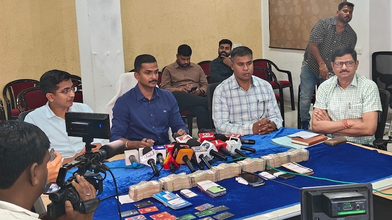 17 लाख नगदी के साथ ऑनलाइन सट्टा गिरोह का पर्दाफाश, म्यूल खातों से चल रहा था पूरा खेल