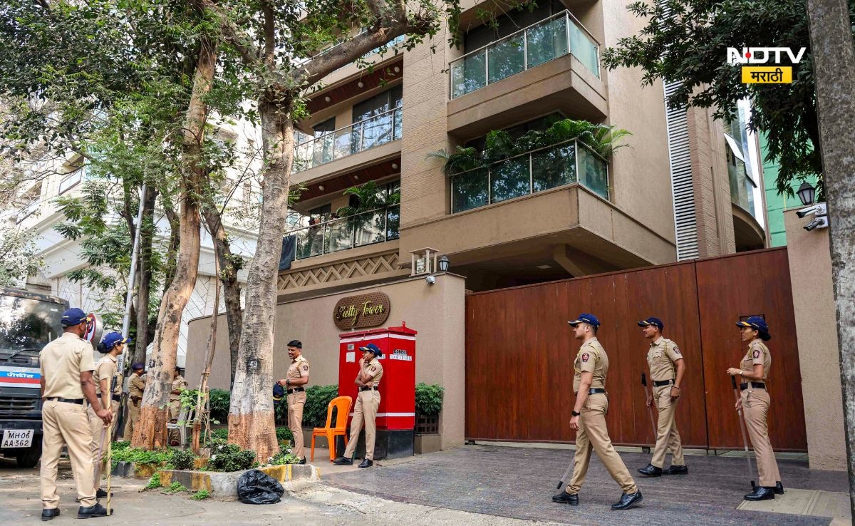 चित्रपट दिग्दर्शक रोहित शेट्टीच्या घरावर 1 फेब्रुवारी रोजी गोळीबार करण्यात आला. चित्रपट दिग्दर्शक रोहित शेट्टीच्या घरावर 1 फेब्रुवारी रोजी गोळीबार करण्यात आला.