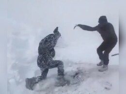 18,000 फीट की ऊंचाई और -50&deg;C तापमान...जब जवानों के जोश के आगे फीकी पड़ गई बर्फ!