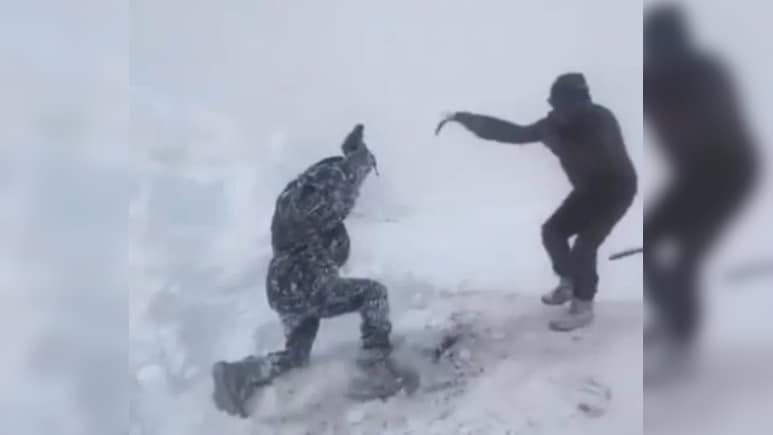 18,000 फीट की ऊंचाई और -50&deg;C तापमान...जब जवानों के जोश के आगे फीकी पड़ गई बर्फ!