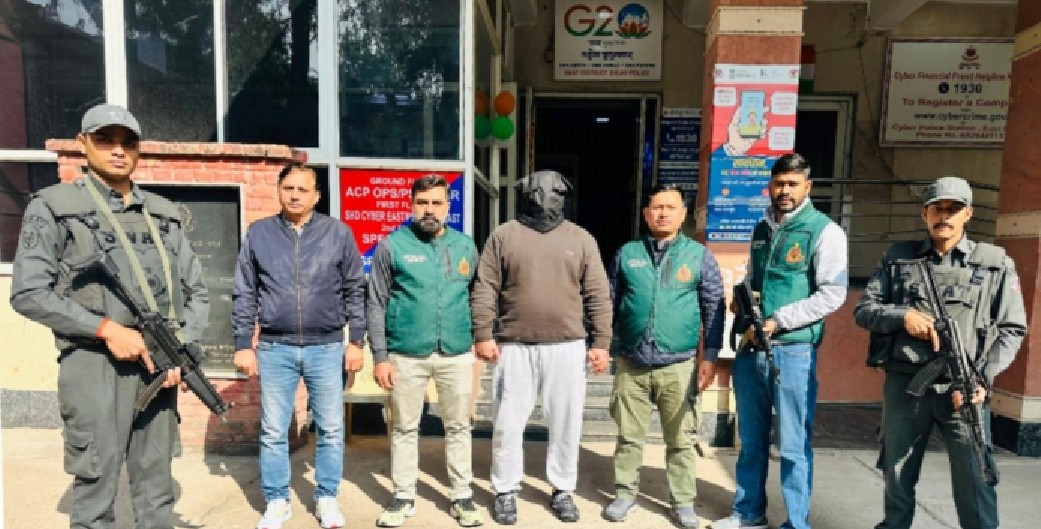 दिल्ली: जेल में बंद गैंगस्टर ने रची गवाह को मारने की साजिश, शूटर को हथियार के साथ-साथ कैश भी मिला