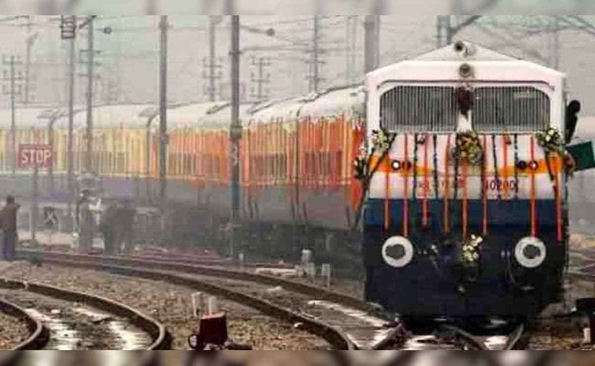 Holi Special Train: होली पर घर जाना हुआ आसान! भारतीय रेलवे ने की तगड़ी तैयारी, चलेंगी 1410 स्पेशल ट्रेनें, जानिए जरूरी बातें