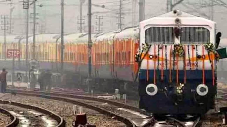 Holi Special Train: होली पर घर जाना हुआ आसान! भारतीय रेलवे ने की तगड़ी तैयारी, चलेंगी 1410 स्पेशल ट्रेनें, जानिए जरूरी बातें