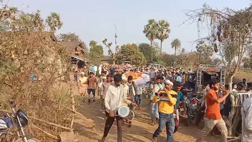 मां ने 3 बच्चों को चाय में मिलाकर प&zwj;िलाया जहर, तीनों भाई-बहनों का एक ही चिता पर हुआ अंतिम संस्कार