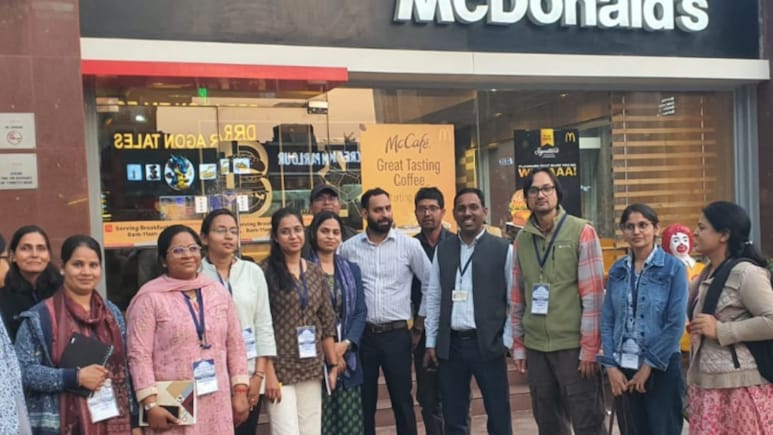 जयपुर में McDonald's रेस्तरां पर कार्रवाई, नष्ट करवाए गए दूषित तेल... खराब तेल में तला जा रहा था फ्रेंच फ्राइज