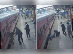 चलती ट्रेन में चढ़ने की कोशिश में गिरा यात्री, रेल कर्मी की सूझबूझ और सतर्कता से बची जान