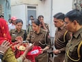सफाईकर्मी की बेटी की शादी में पुलिस ने भाई बन कर भरा मायरा, अब हो रही चर्चा