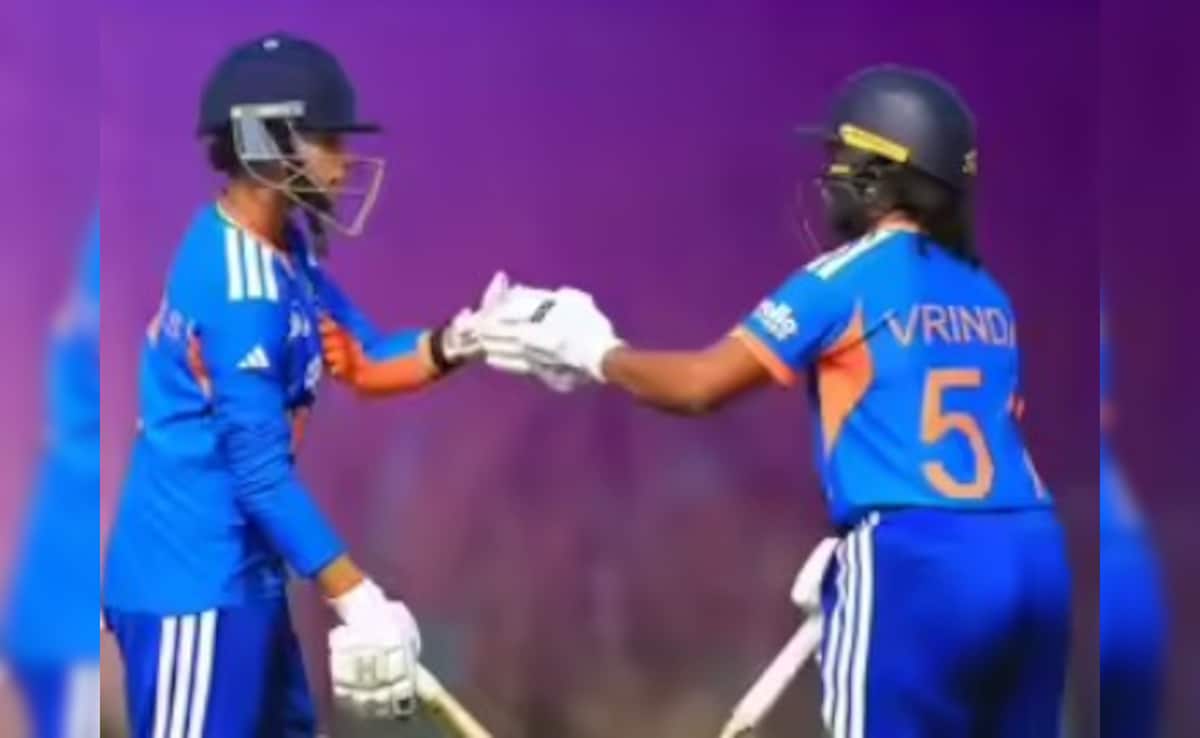 IND vs PAK: भारत-पाकिस्तान वर्ल्ड कप मैच से पहले टीम इंडिया ने पाकिस्तानियों को 8 विकेट से हराया