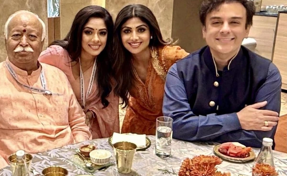 अदनान सामी के साथ भोजन के लिए पहुंचे मोहन भागवत, कांग्रेस ने याद दिलाया सामी के पिता का इतिहास