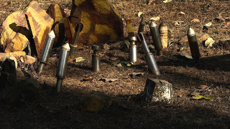 हिड़मा के गांव में अब 'बम-गोले'देखने आ रहे हैं लोग: पुवर्ती कैंप में बना देश का पहला IED और BGL पार्क