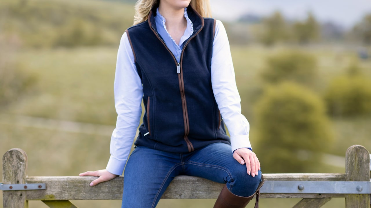 Layering Clothes Smartly: 10 Minimalist Printed Vests That Make Building Outfits Easy