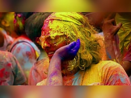 Holi 2026: विदेशी मेहमानों के साथ मनानी है होली तो इन 5 शहर की अभी से कर लें बुकिंग, वरना रह जाएंगे पछताते