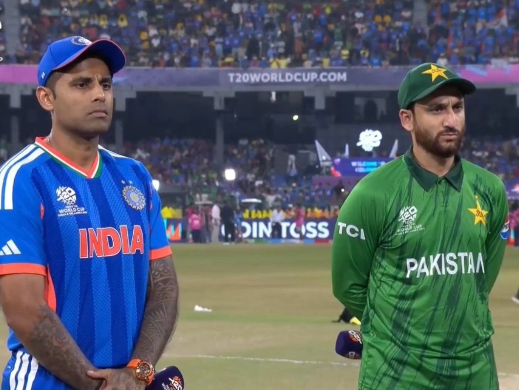 IND vs PAK: भारतीय कप्तान सूर्यकुमार यादव ने फिर नहीं मिलाया पाकिस्तानी कप्तान से हाथ, नो हैंडशेक पॉलिसी जारी