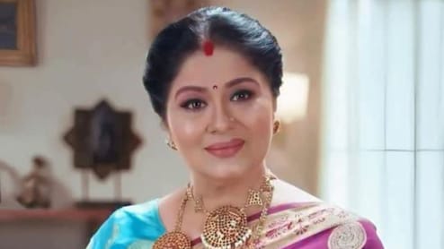 Sudha Chandran Talks About Her Ayurvedic Lifestyle: Coconut Oil, Homemade Kajal, And Kerala Oil Massage